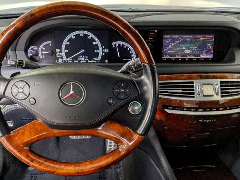 Used 2011 Mercedes-Benz CL 550 4MATIC image 20