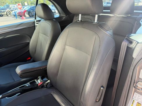Used 2013 Volkswagen Beetle TDI FWD image 26