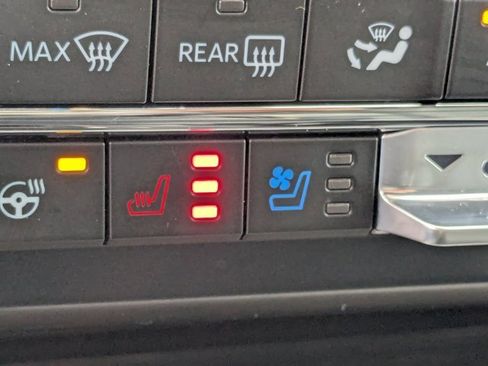 Certified 2023 Ford F350 Lariat w/ Lariat Ultimate Package image 23