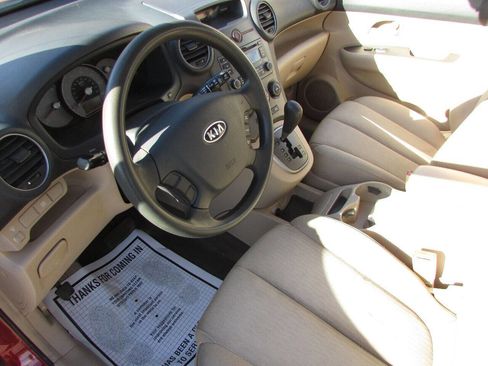 Used 2007 Kia Rondo LX w/ Convenience Pkg image 24