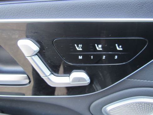 Used 2023 Mercedes-Benz EQS 580 4MATIC image 17