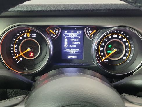 Used 2020 Jeep Wrangler Sport AWD/4WD image 17