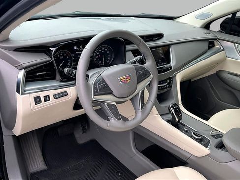 Used 2023 Cadillac XT5 Premium Luxury w/ Technology Package FWD image 19