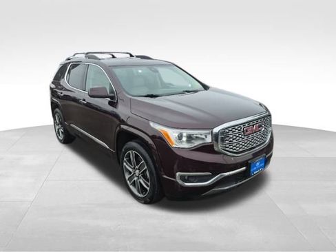 Used 2017 GMC Acadia Denali w/ Technology Package image 4