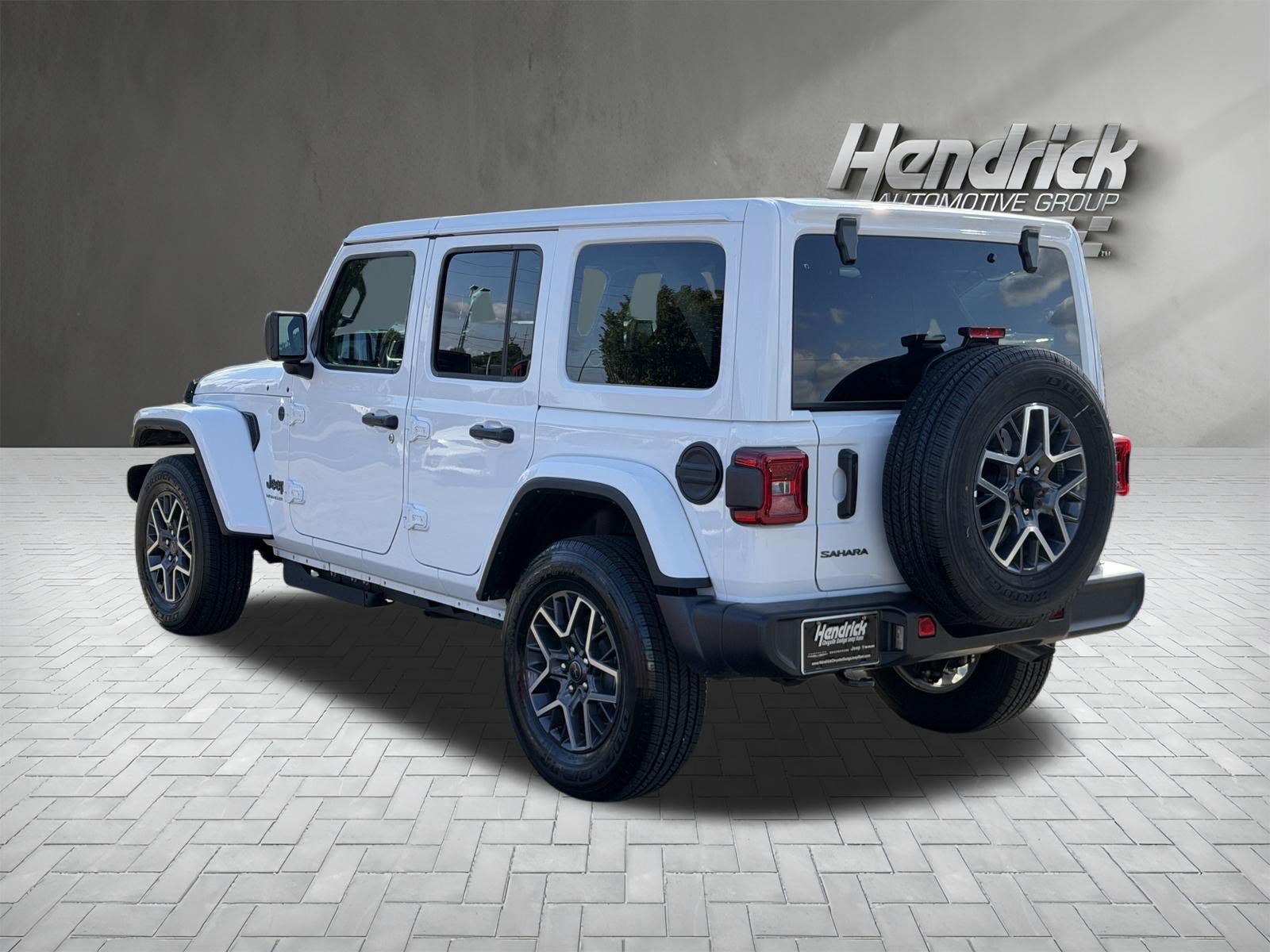 Used 2026 Jeep Wrangler Unlimited Sahara AWD/4WD image 8