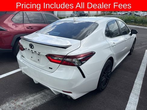 Used 2023 Toyota Camry SE FWD image 4