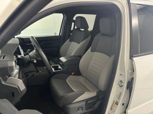 Used 2025 Toyota Tacoma TRD Off-Road AWD/4WD image 17