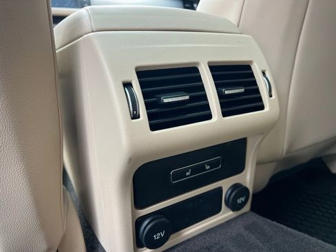 Used 2016 Jaguar XF Premium image 20