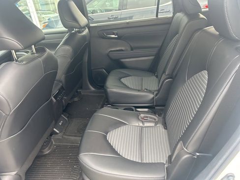 Used 2023 Toyota Highlander XSE AWD/4WD image 8