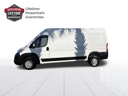 Used 2025 RAM ProMaster 2500 w/ Convenience Group FWD image 2