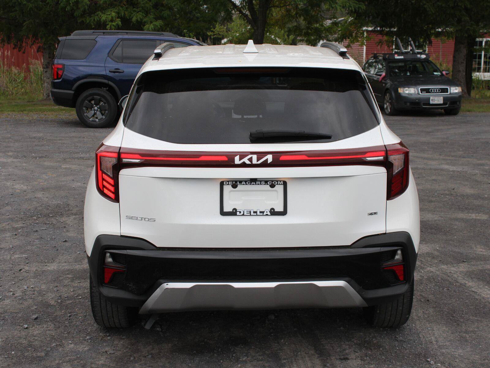 Used 2024 Kia Seltos EX AWD/4WD image 6