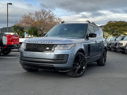 Used 2020 Land Rover Range Rover HSE image 2