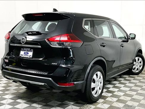 Used 2018 Nissan Rogue S image 12