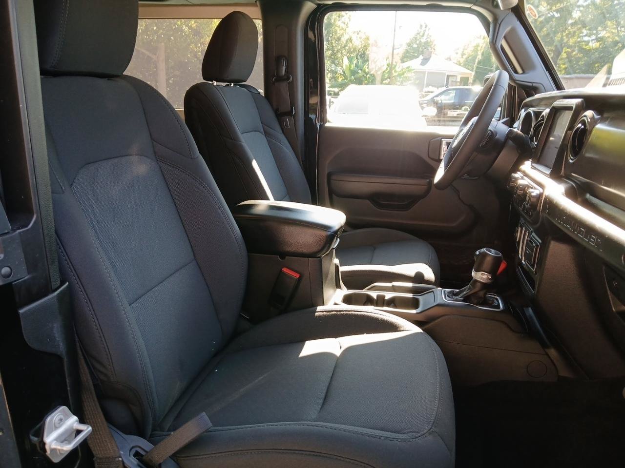 Used 2023 Jeep Wrangler Sport AWD/4WD image 13