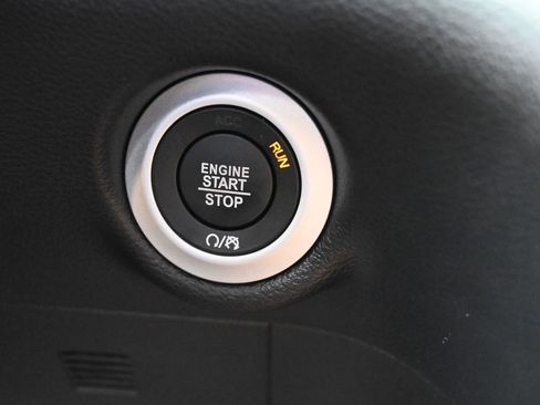 New 2026 Chrysler Voyager LX image 24