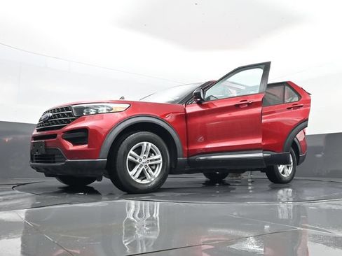 Used 2022 Ford Explorer XLT w/ Class IV Trailer Tow Package AWD/4WD image 34