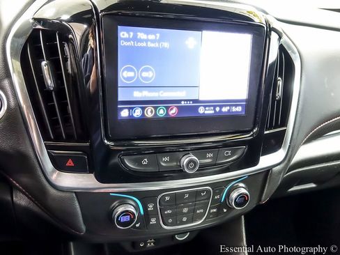 Used 2023 Chevrolet Traverse RS image 13