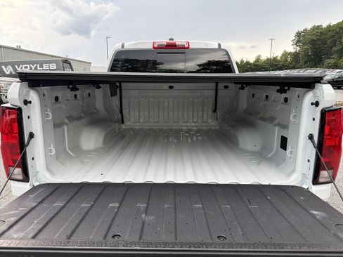 Used 2026 Chevrolet Colorado W/T RWD image 22