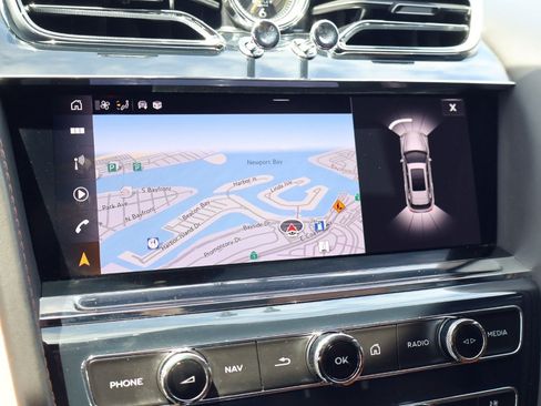 Certified 2023 Bentley Bentayga Extended Wheelbase AWD/4WD image 18