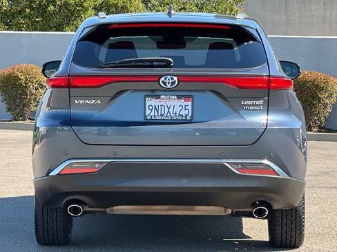 Certified 2022 Toyota Venza Limited AWD/4WD image 8