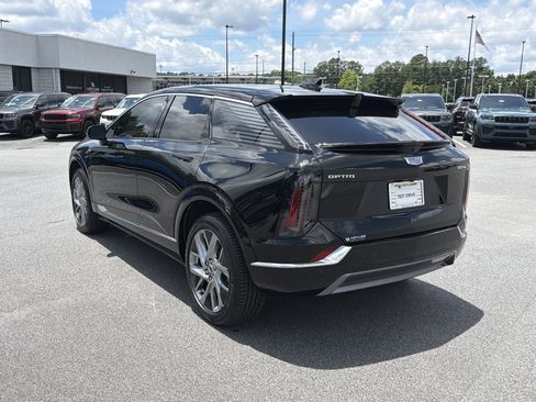 Used 2025 Cadillac Optiq Luxury 2 AWD/4WD image 6