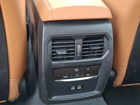 Certified 2023 BMW 330i xDrive Sedan w/ Premium Package AWD/4WD image 11