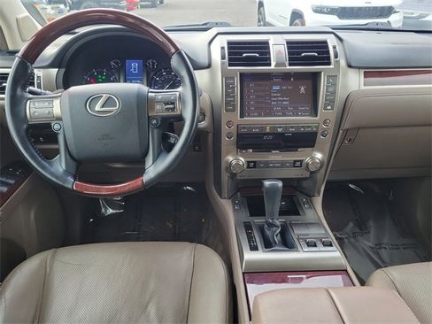 Used 2015 Lexus GX 460 image 9