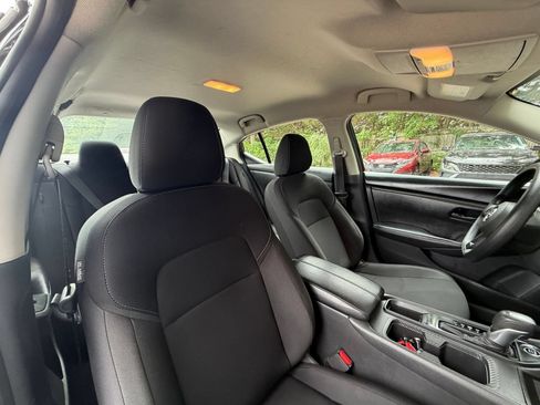 Used 2025 Nissan Sentra S FWD image 34