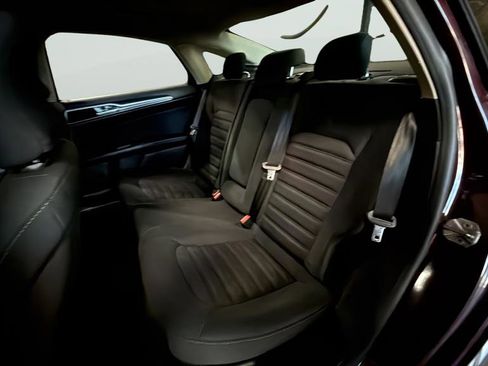 Used 2017 Ford Fusion SE FWD image 24
