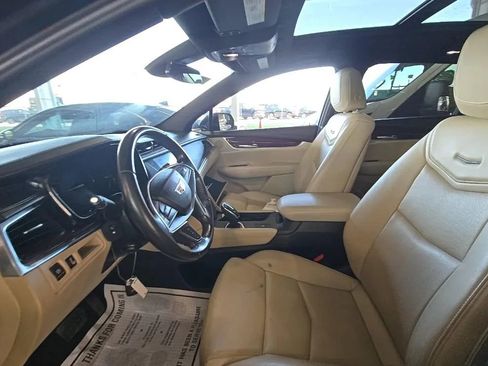 Used 2018 Cadillac XT5 Luxury w/ Driver Awareness Package FWD image 7
