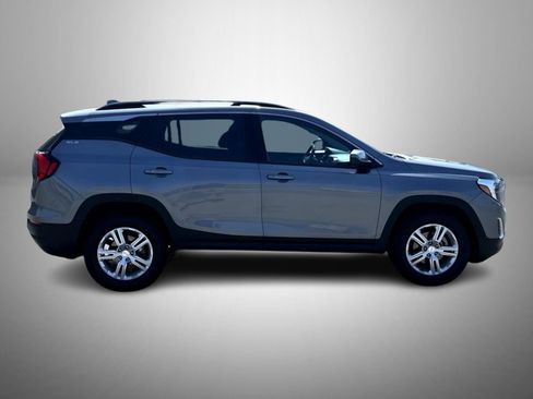 Used 2018 GMC Terrain SLE w/ Driver Convenience Package FWD image 4