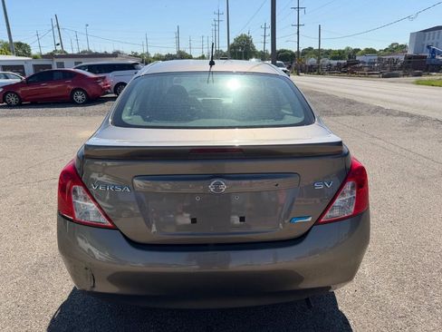 Used 2013 Nissan Versa SV FWD image 7