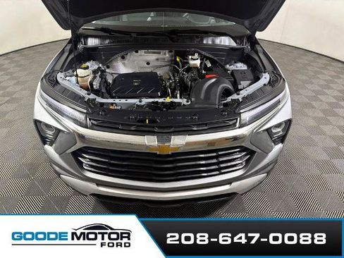 Used 2025 Chevrolet TrailBlazer LT AWD/4WD image 25