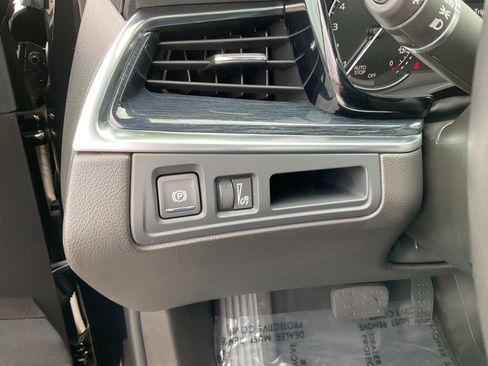 Used 2024 Cadillac XT5 Premium Luxury AWD/4WD image 32