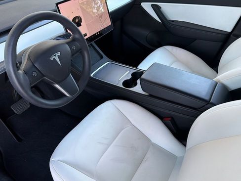 Used 2021 Tesla Model Y Long Range AWD/4WD image 10