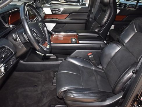 Used 2021 Lincoln Navigator Reserve w/ Luxury Package AWD/4WD image 13