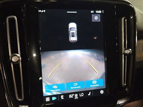 Used 2023 Volvo XC40 B5 Plus w/ Protection Package Premier image 14