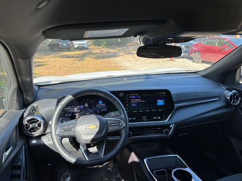 Used 2025 Chevrolet Equinox LT image 35