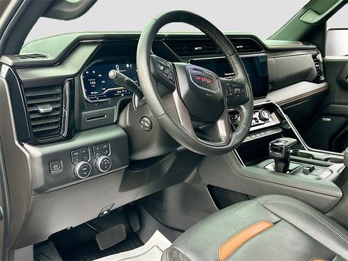 Used 2023 GMC Sierra 1500 AT4 w/ AT4 Premium Package image 9