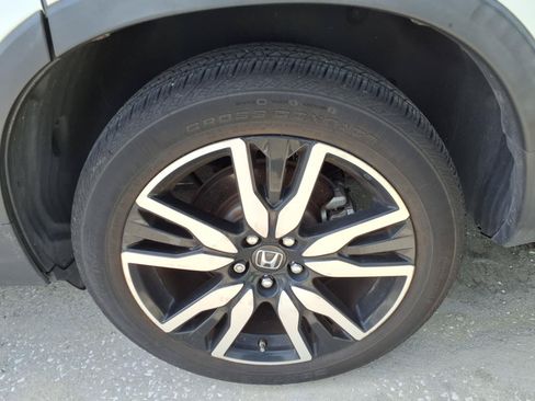 Used 2021 Honda Pilot Touring image 4