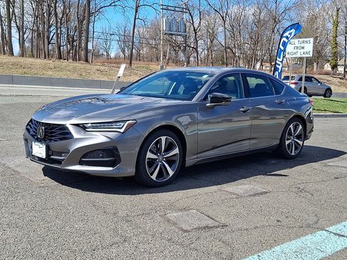 Certified 2025 Acura TLX w/ Technology Package image 3