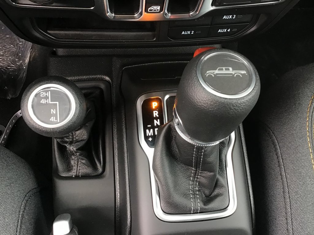 New 2025 Jeep Gladiator Sport AWD/4WD image 15