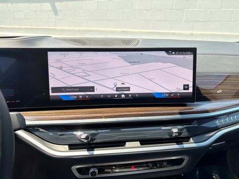 Used 2025 BMW X6 xDrive40i image 19