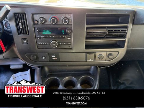 Used 2017 Chevrolet Express 3500 image 9