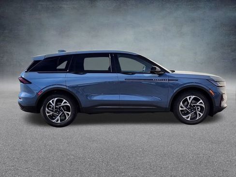 New 2025 Lincoln Nautilus Premier w/ Equipment Group 102A image 8