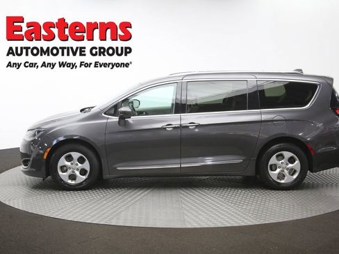 Used 2017 Chrysler Pacifica Touring-L Plus w/ Advanced Safetytec Group FWD image 62