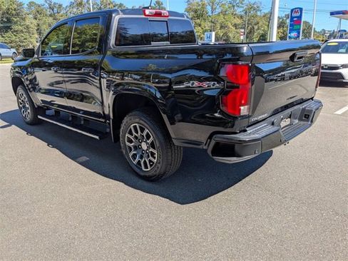 Used 2024 Chevrolet Colorado LT w/ LT Convenience Package III image 10