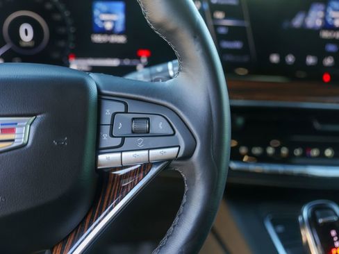 Used 2022 Cadillac Escalade Premium Luxury image 13