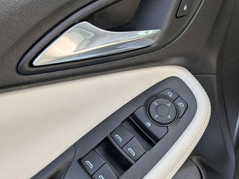 Used 2020 Buick Encore GX Preferred w/ Cold Weather Comfort Package AWD/4WD image 13