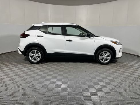 Used 2025 Nissan Kicks Play S FWD image 9